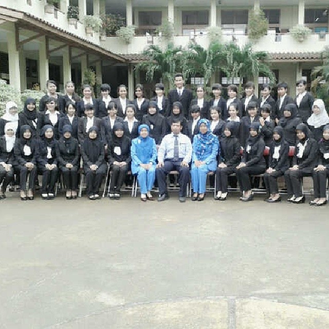 3Akuntansi II & pak bambang kaprok AK ibu yustina dan ibi elvyn